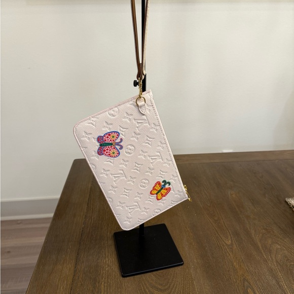 🌟 Authentic Louis Vuitton x Yayoi Kusama Limited Edition Wristlet 🌟 - Picture 5 of 10